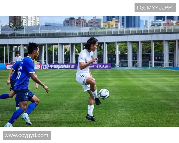 五号足球球星引领新风潮 未来足坛的璀璨新星逐梦征程