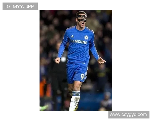 足球场上的面具英雄：那些戴面具踢球的传奇球星与背后故事